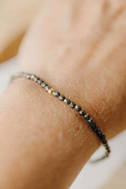 two-tone glass bead bracelet blue &amp;amp; cream