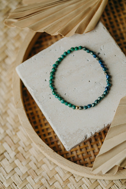 two-tone glass bead bracelet blue &amp;amp; cream