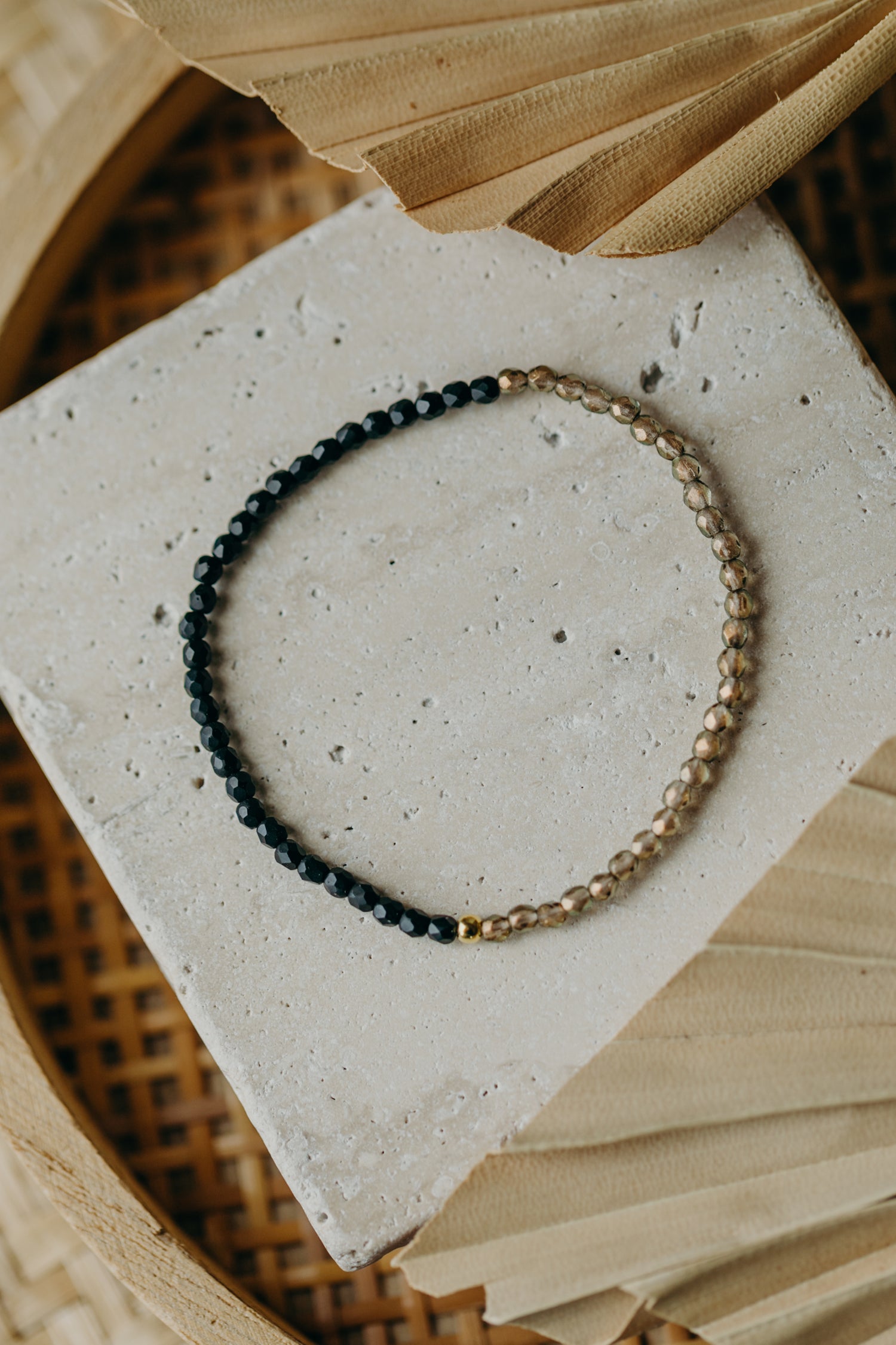 two-tone glass bead bracelet blue &amp;amp; cream