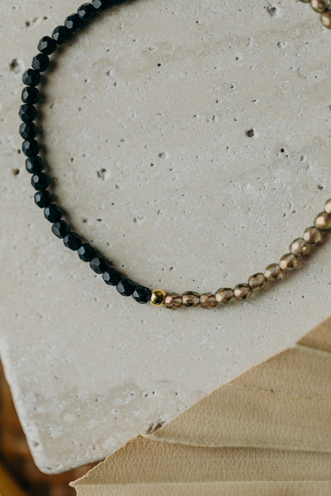 two-tone glass bead bracelet blue &amp;amp; cream