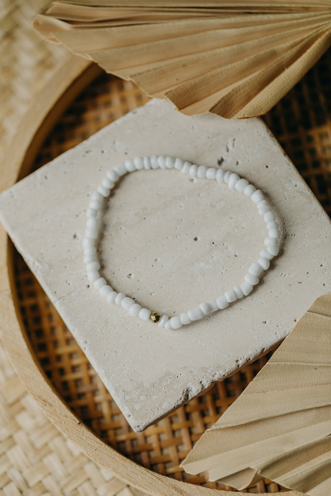 two-tone glass bead bracelet blue &amp;amp; cream
