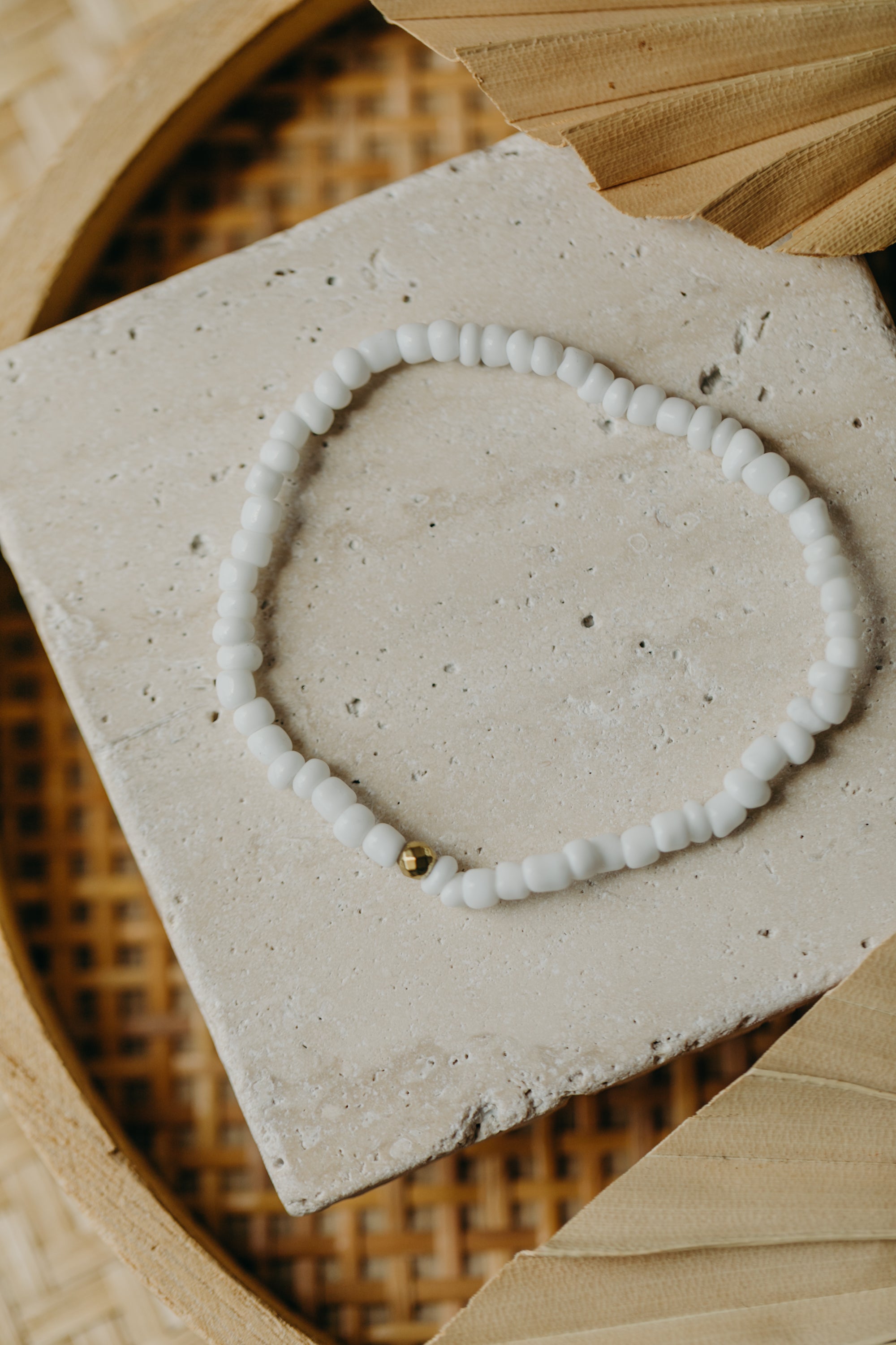 two-tone glass bead bracelet blue &amp;amp; cream