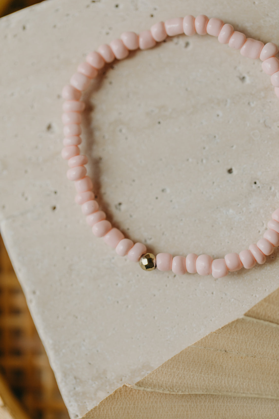 two-tone glass bead bracelet blue &amp;amp; cream