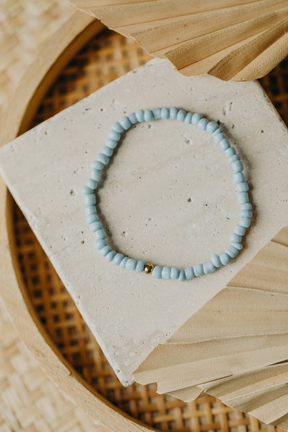 two-tone glass bead bracelet blue &amp;amp; cream