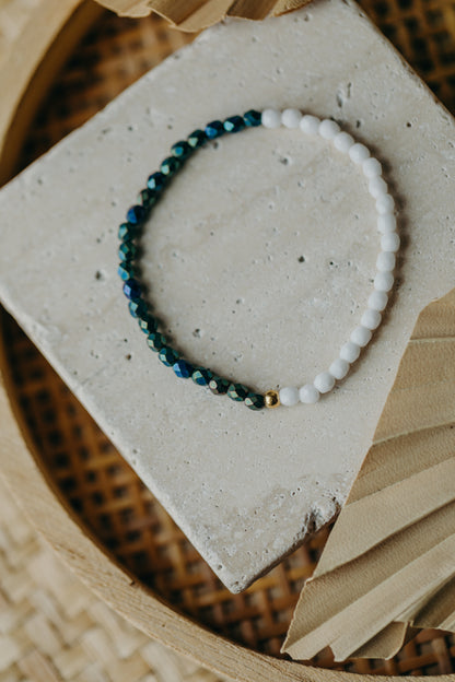two-tone glass bead bracelet blue &amp;amp; cream