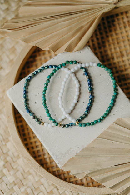 two-tone glass bead bracelet blue &amp;amp; cream