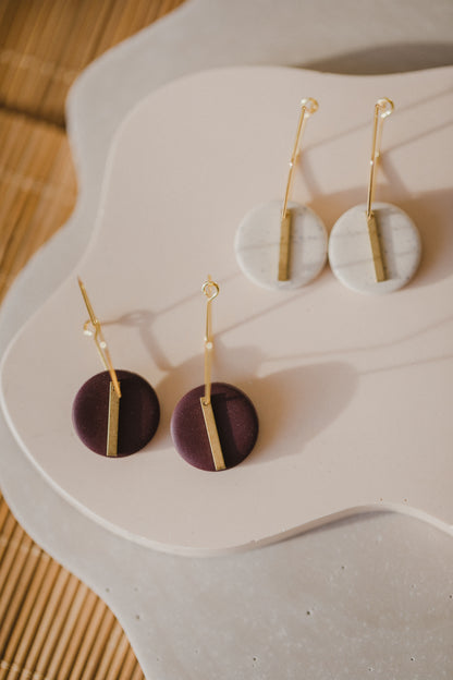 MORLA - sechseckige Creole mit runden Anhänger aus Polymer Ton und Messing