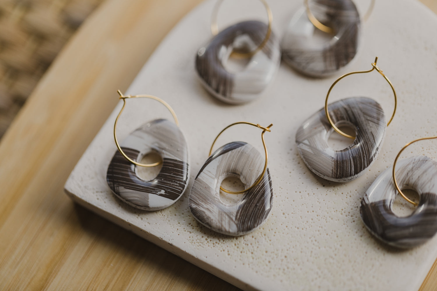 MARJA - small drop earrings gold