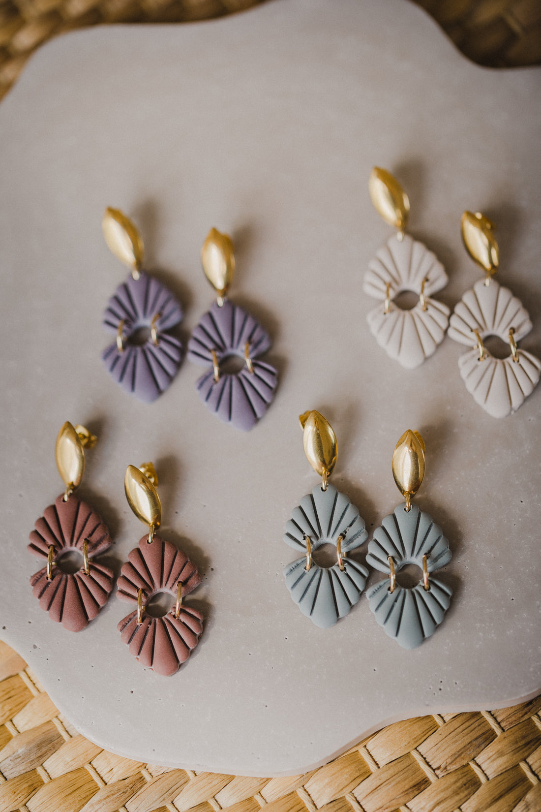 MARJA - small drop earrings gold