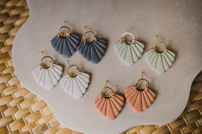 MARJA - small drop earrings gold