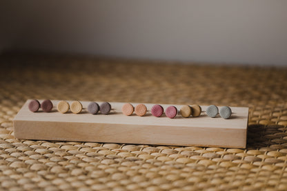 ZOE - kleine runde Ohrstecker mit Muster
