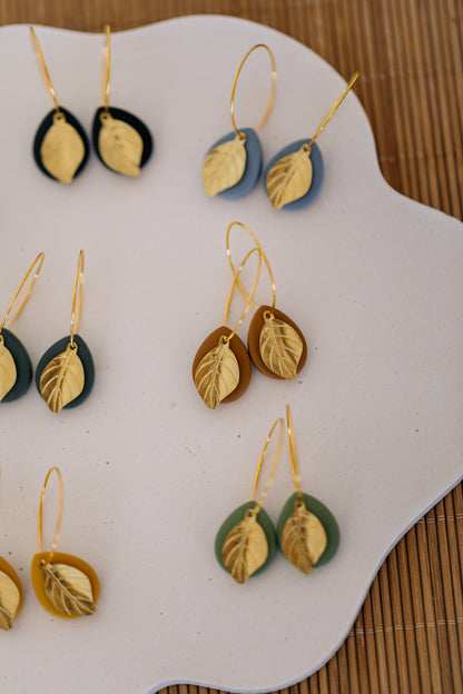 filigree creole made of titanium with various gemstones (aventurine)