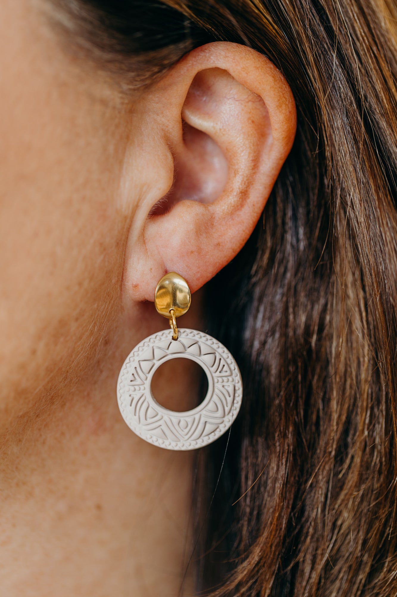 LEA - round patterned cinnamon colored polymer clay earrings