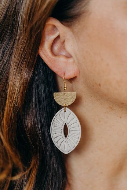 MILIE - helle große Statement Ohrringe