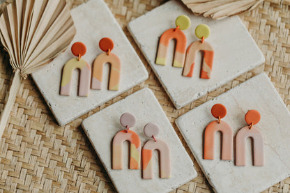 TORI - große Bogen Ohrringe aus Polymer Ton in Gelb, Rosa und Orange