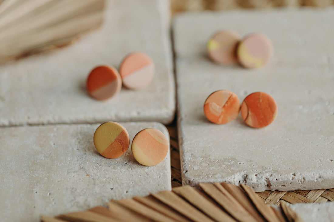 TAYA - runde Ohrstecker aus Polymer Ton in Gelb, Rosa und Orange