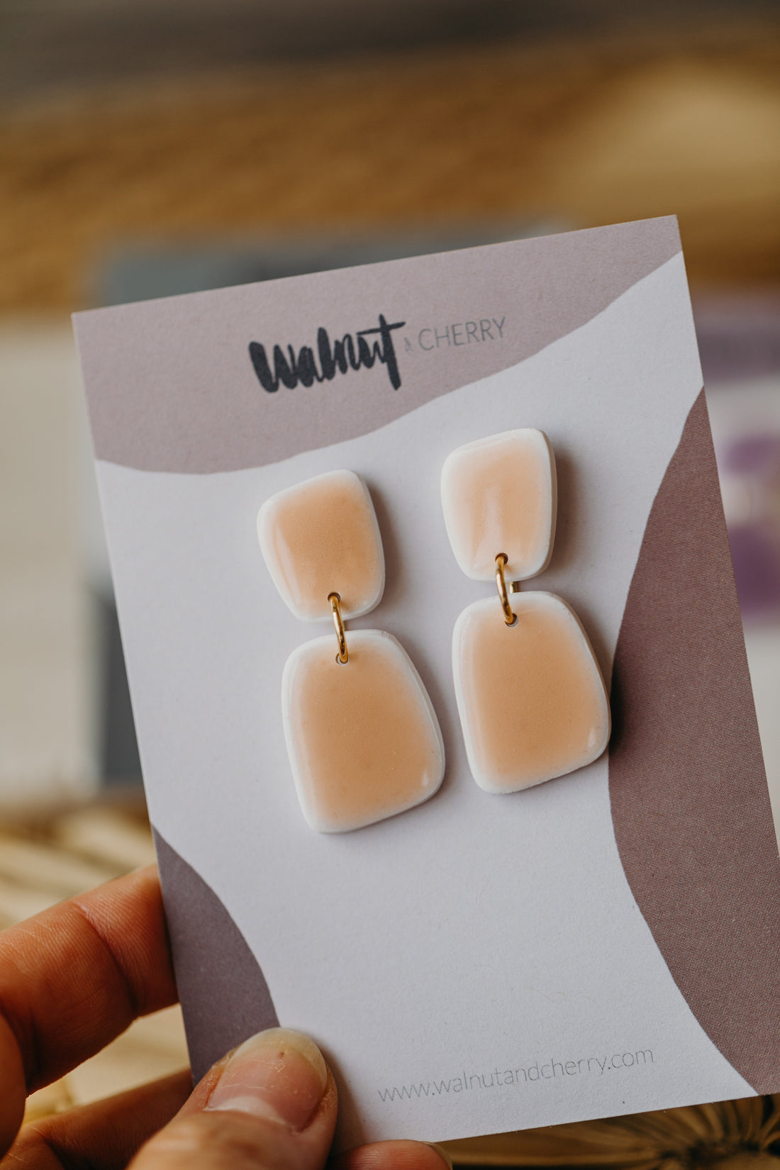 AURELIE - rechteckige apricot farbene Polymer Ton Ohrringe im Keramik Look