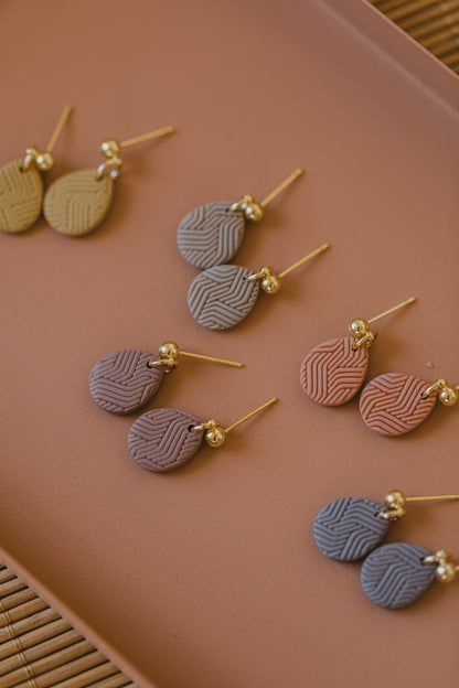 NOMI - small drop earrings in bright colors