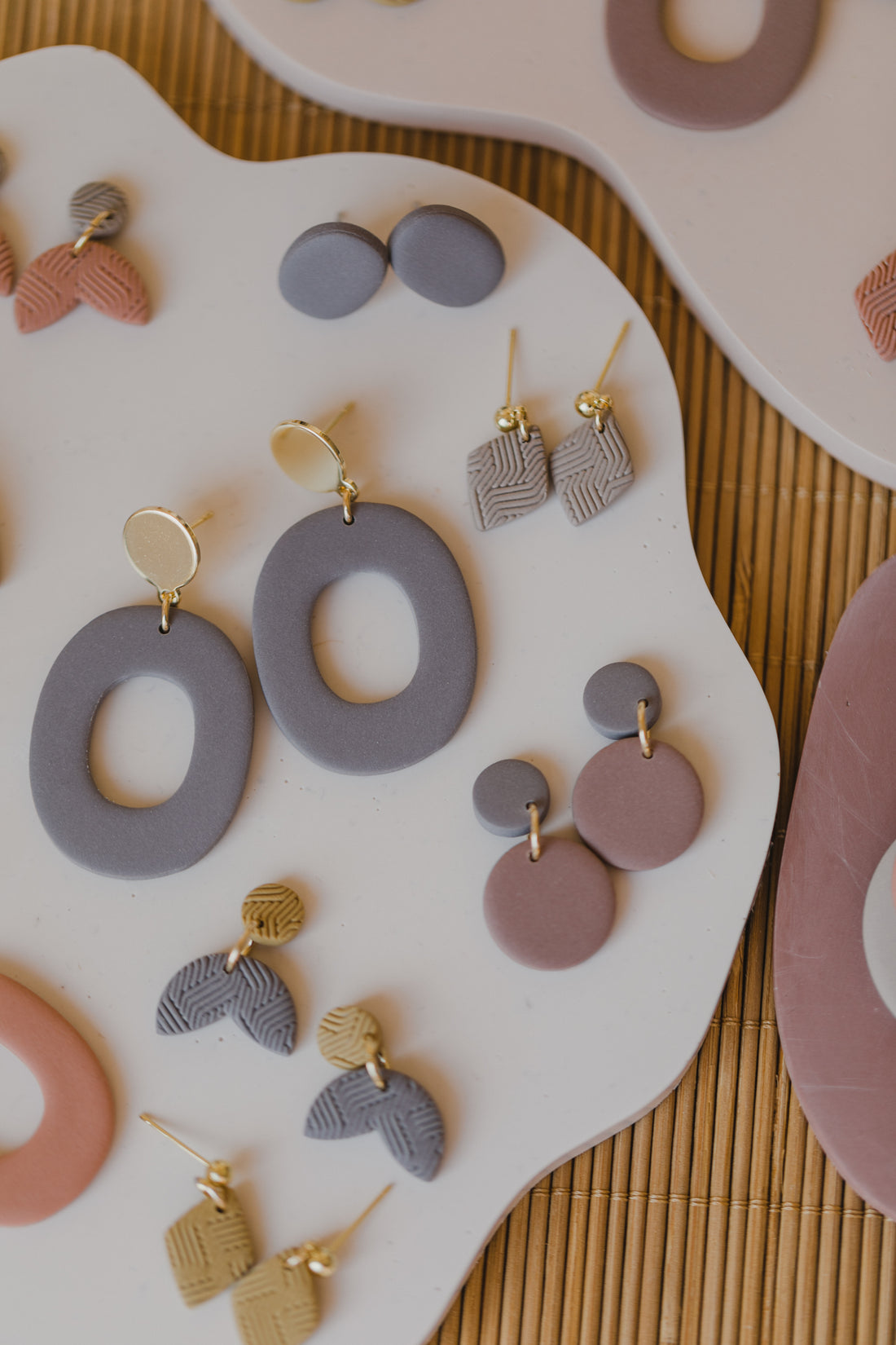 NOMI - small drop earrings in bright colors