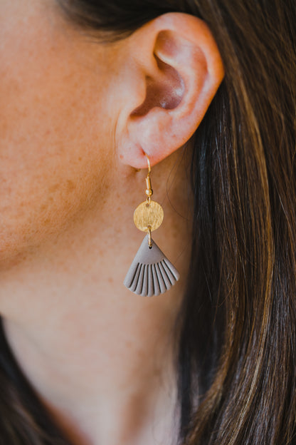 MARJA - small drop earrings gold