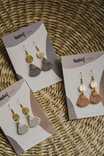 MARJA - small drop earrings gold