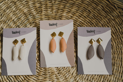 MARJA - small drop earrings gold