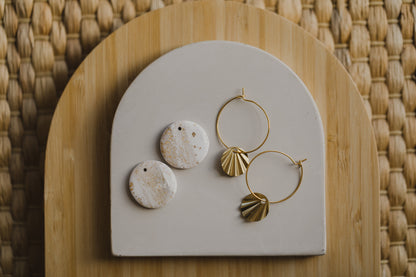 NABA - Creole mit weißem Anhänger aus Polymer Ton &amp; Messing