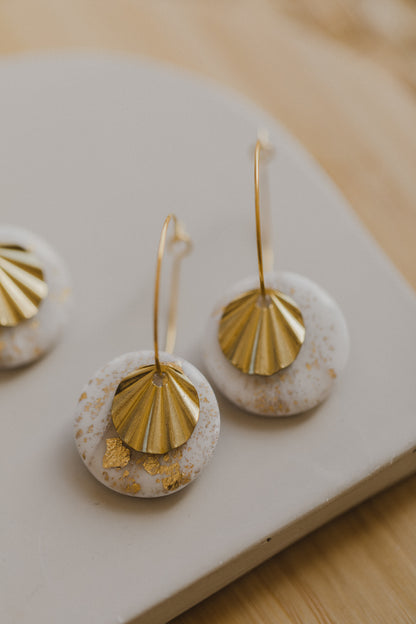 NABA - Creole mit weißem Anhänger aus Polymer Ton &amp; Messing