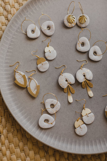 LEE - Creole mit weißem Anhänger aus  Polymer Ton mit Blattgold