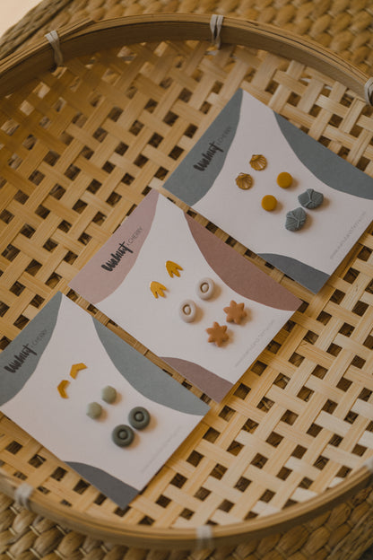 YUNA - small round earrings made of polymer clay in bright colors