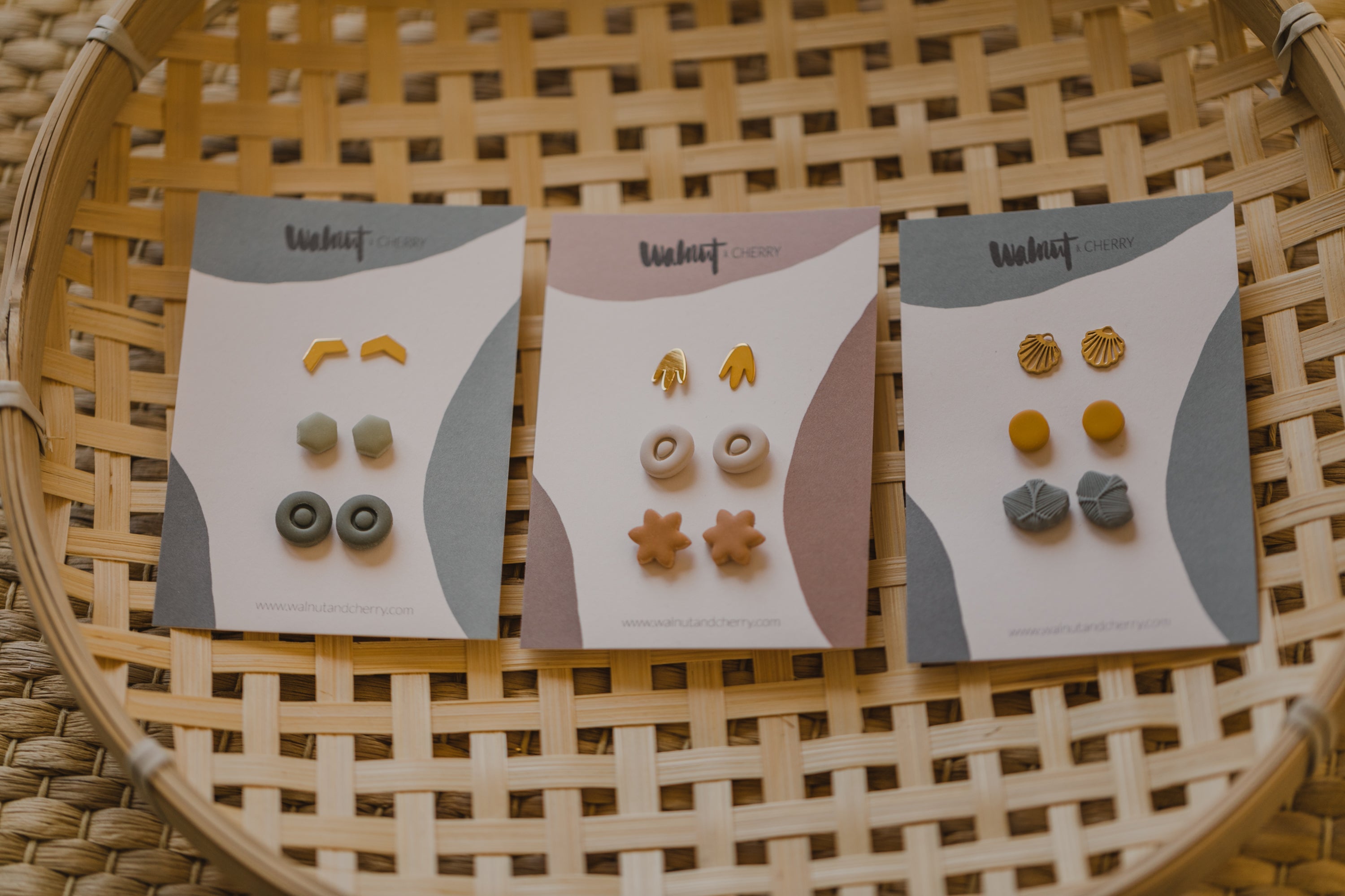 YUNA - small round earrings made of polymer clay in bright colors