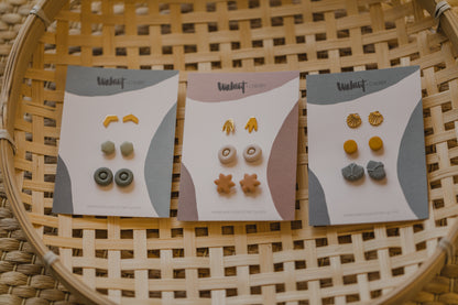 YUNA - small round earrings made of polymer clay in bright colors