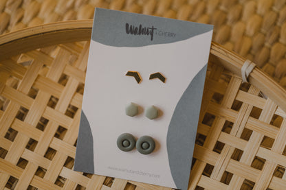 YUNA - small round earrings made of polymer clay in bright colors