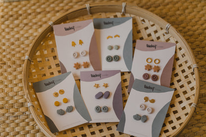 YUNA - small round earrings made of polymer clay in bright colors