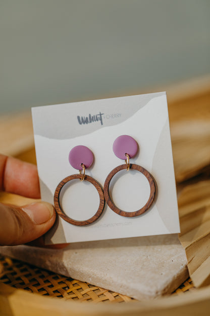 MALIA - runde Polymer Ton Ohrringe in Fuchsia mit Holzanhänger Kreis