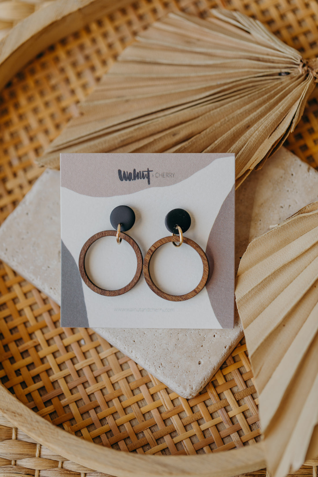 MALIA - round polymer clay earrings in black with wooden pendant circle