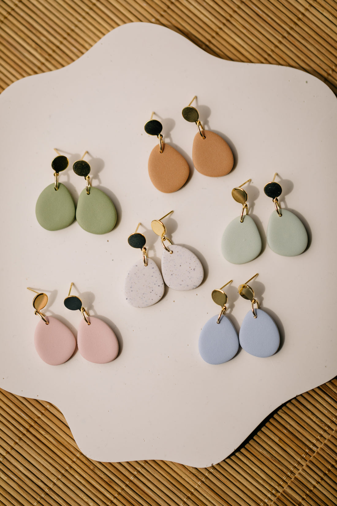 GLENI -  ovale leichte Ohrringe aus Polymer Ton in Frühlingsfarben