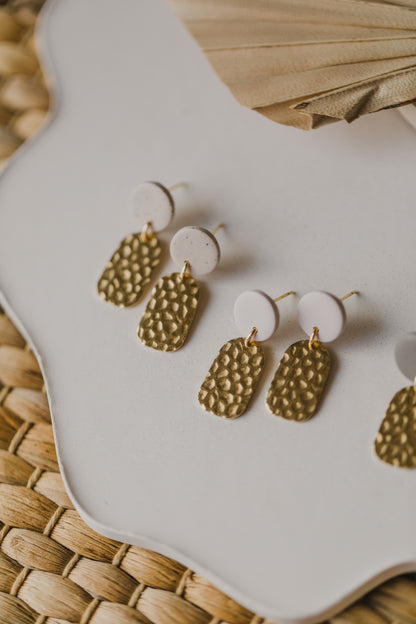 PINA - kleine ovale Messing Ohrringe mit rundem Ohrstecker aus Polymer Ton