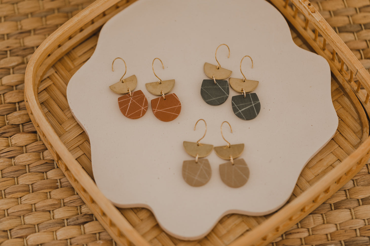 MARJA - small drop earrings gold