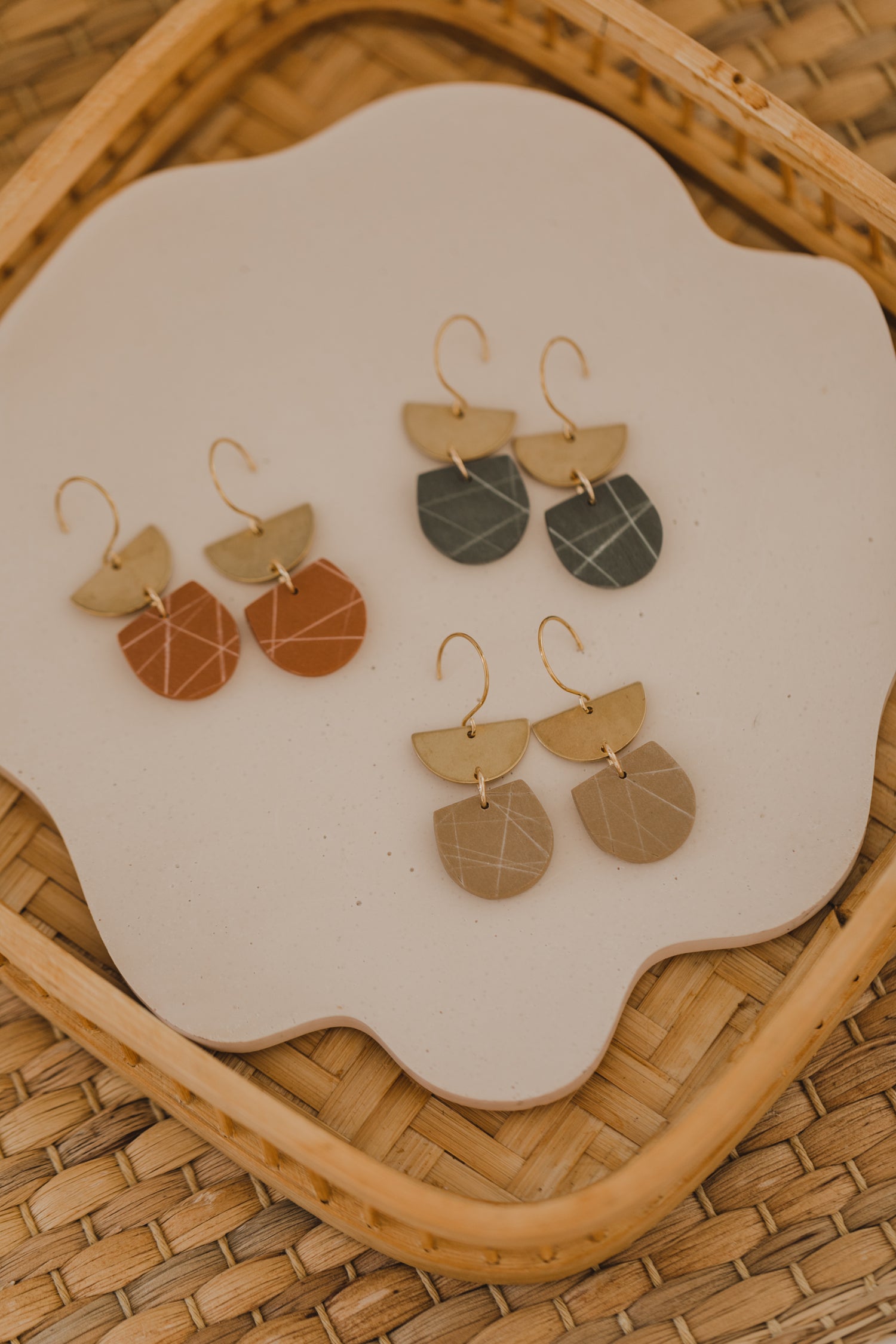 MARJA - small drop earrings gold
