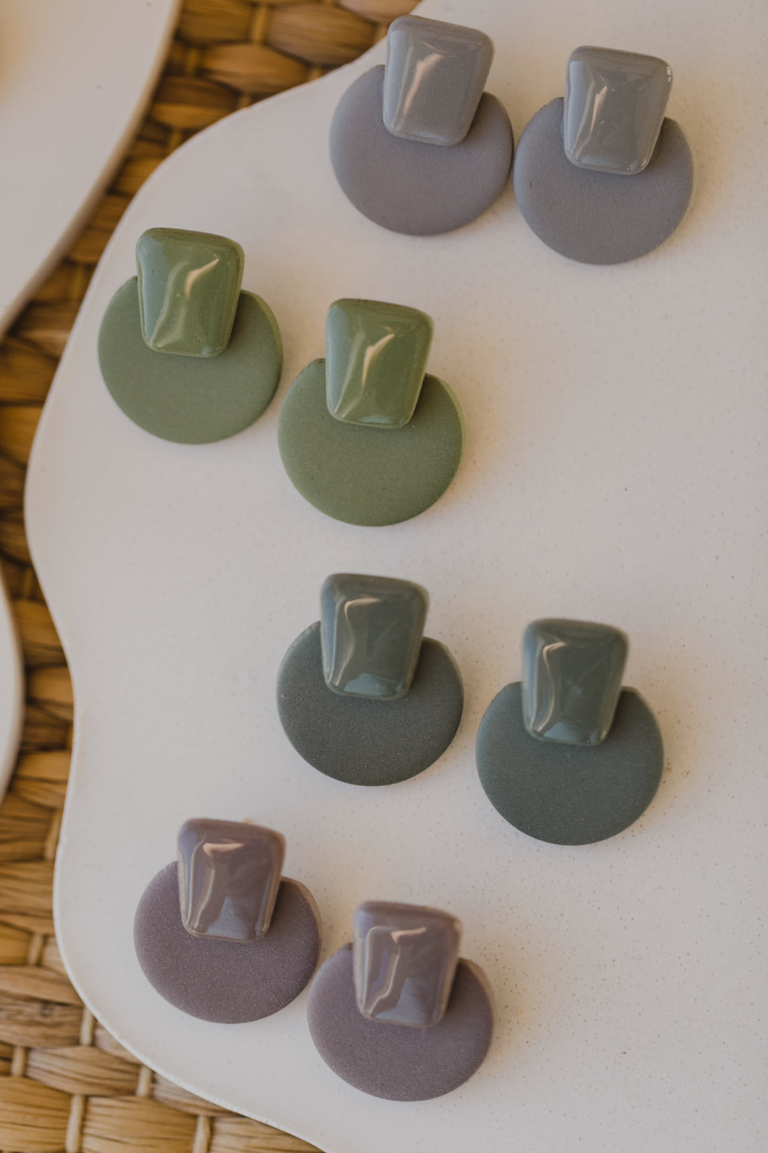 MINU - oval earrings made of polymer clay in cool colors