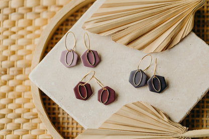 DESIREE - Hoop earrings with hexagonal polymer clay pendant in berry tones
