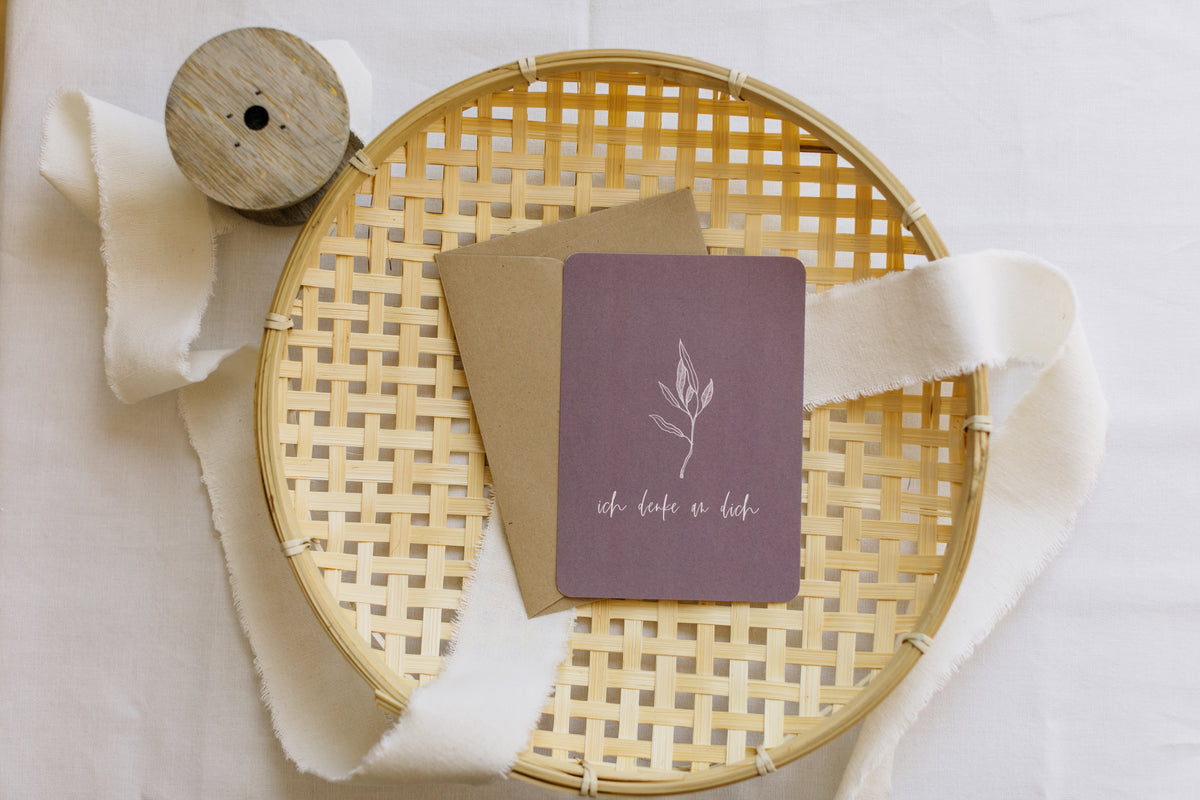 Postkarte "Ich denke an Dich" in Lila