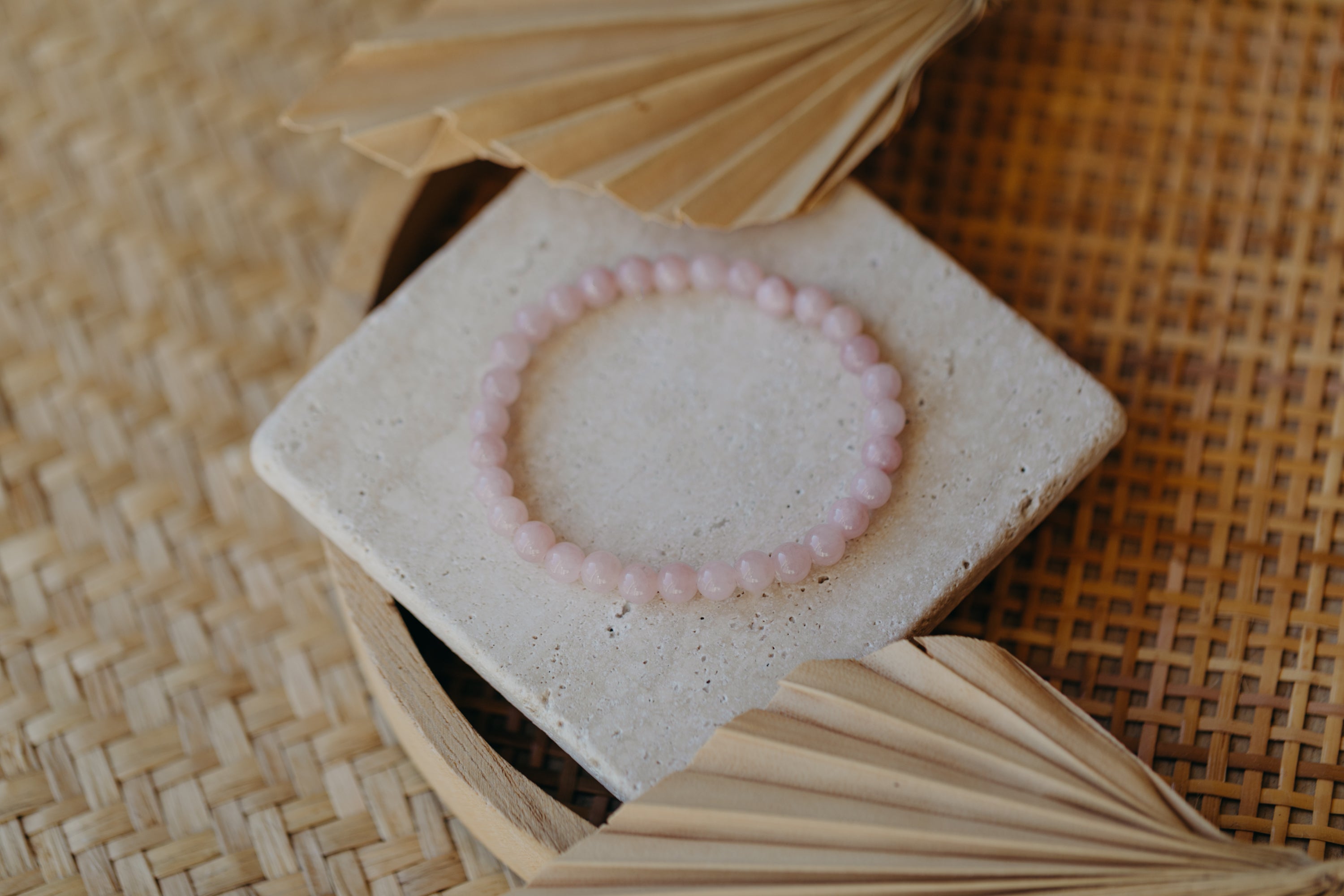 Armband mit rosa Quarz Edelstein Perlen