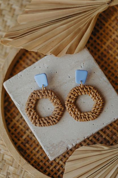 Eckige blaue Polymer Ton Ohrringe mit sechseckigem Rattan Anhänger