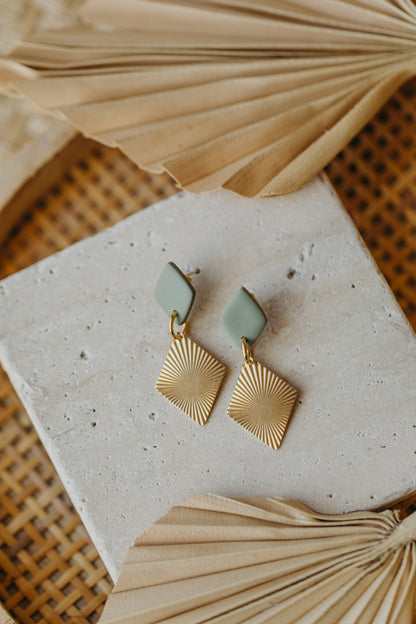 fringe earrings made of brass
