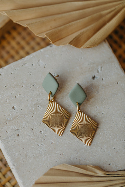 fringe earrings made of brass