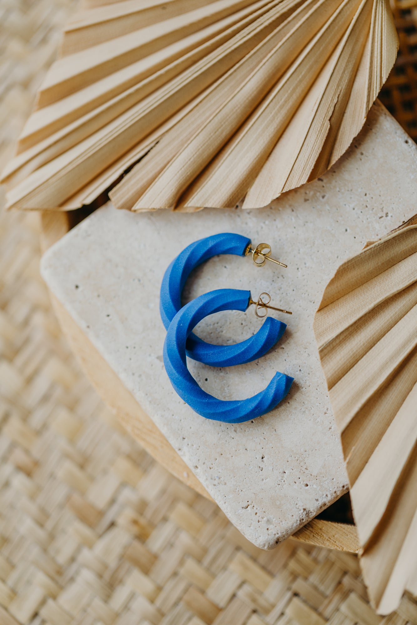 RUNA - blaue gedrehte Polymer Ton Creole