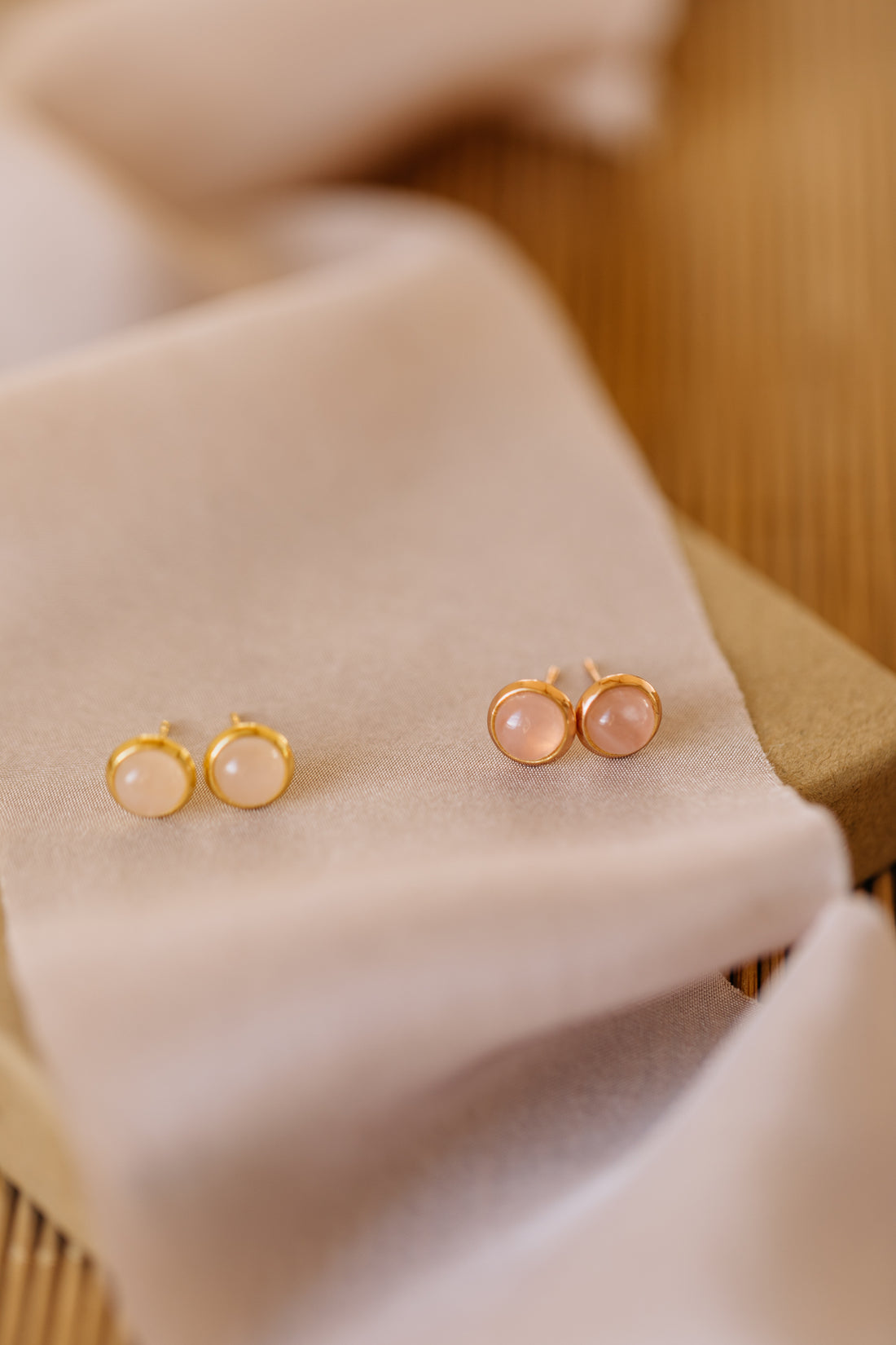 pink rose quartz gemstone stud earrings (6 mm)