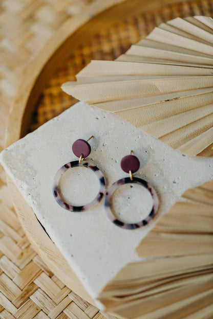 SABINA - Ohrhänger aus Polymer Ton &amp; Acetat – Merlot